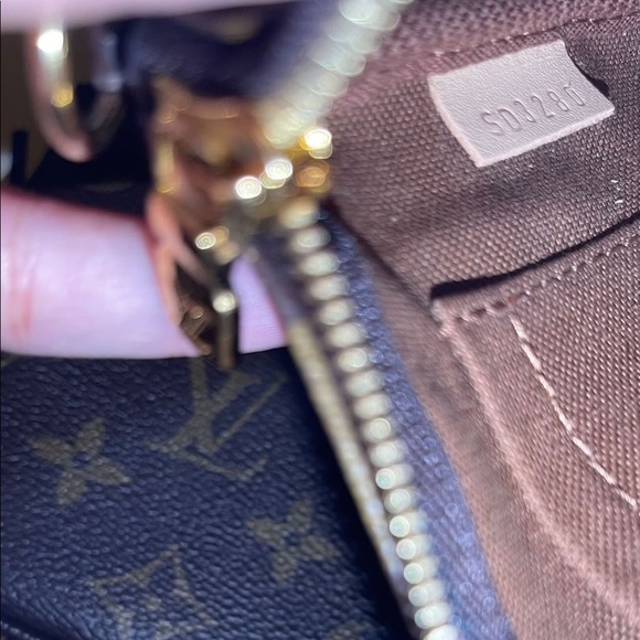 🌸SOLD🌸LIKE NEW LV MULTI POCHETTE ACCESSOIRES🌸 - Picture 9 of 17